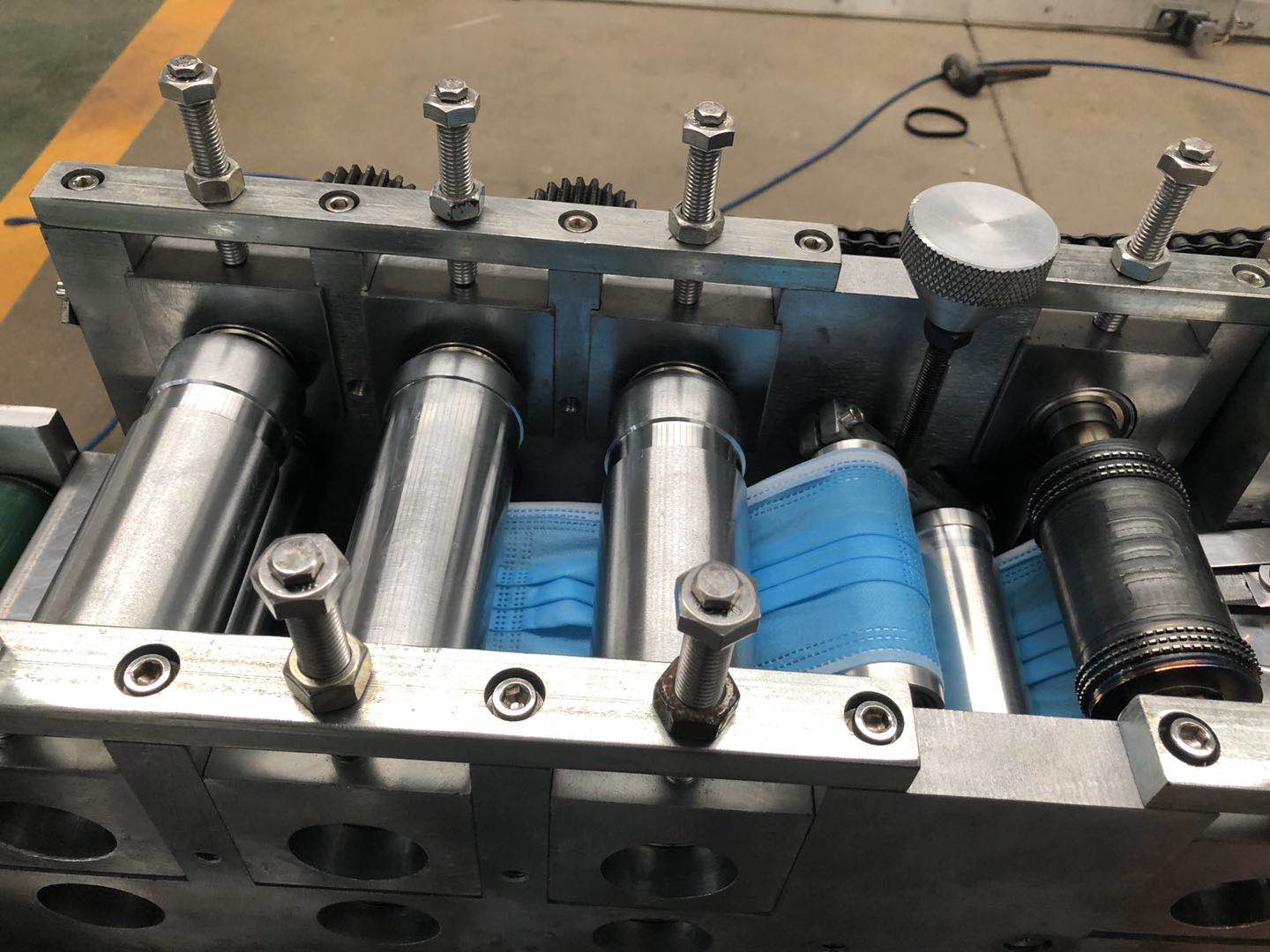 Surgicaldisposablemaskmakingmachine